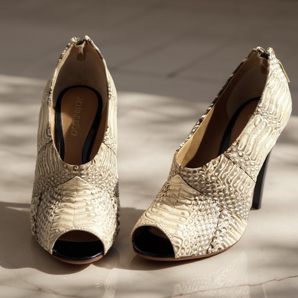 L.A.M.B. Ramsey Leather Beige Snake Textured Stiletto Peep-Toe Heels Size 9 - Picture 1 of 13